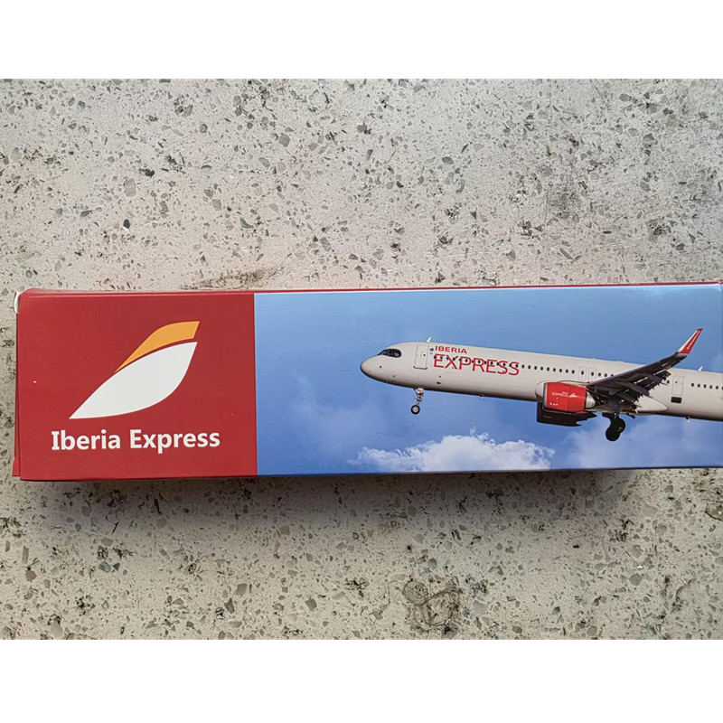 新1:200スケールA321NEOスペインイベリアエクスプレ - Model Airplane Plastic のレビューと価格